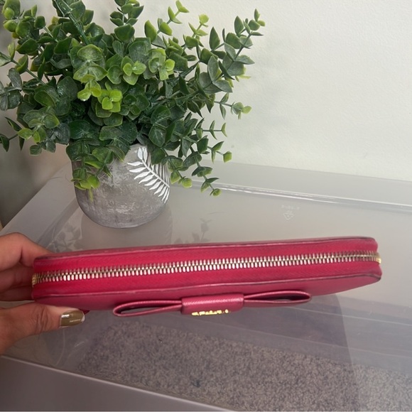 Prada Saffiano Pink Leather Bow Zipper Wallet - Picture 6 of 13
